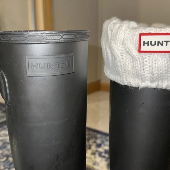 Hunter tall boots with socks - Picture 4 of 4